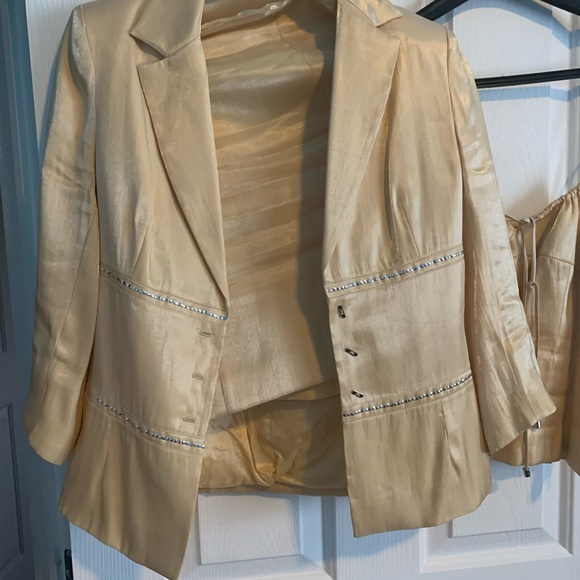 Very fancy suite - Picture 2 of 5